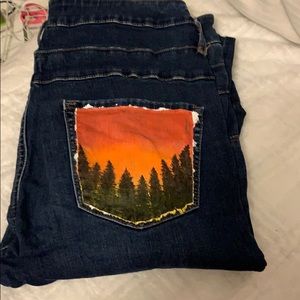 TRENDY PAINTED JEANS